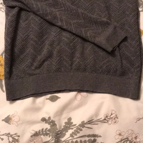 Lightweight long sleeved sweater - Picture 4 of 7